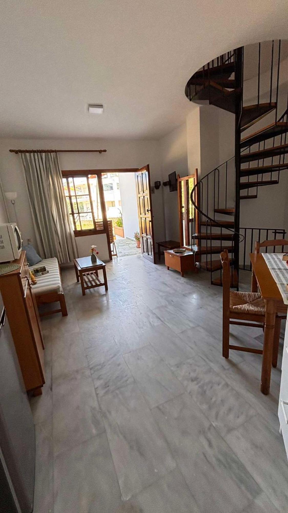 Menelaos Apartments Daratsos Exterior photo